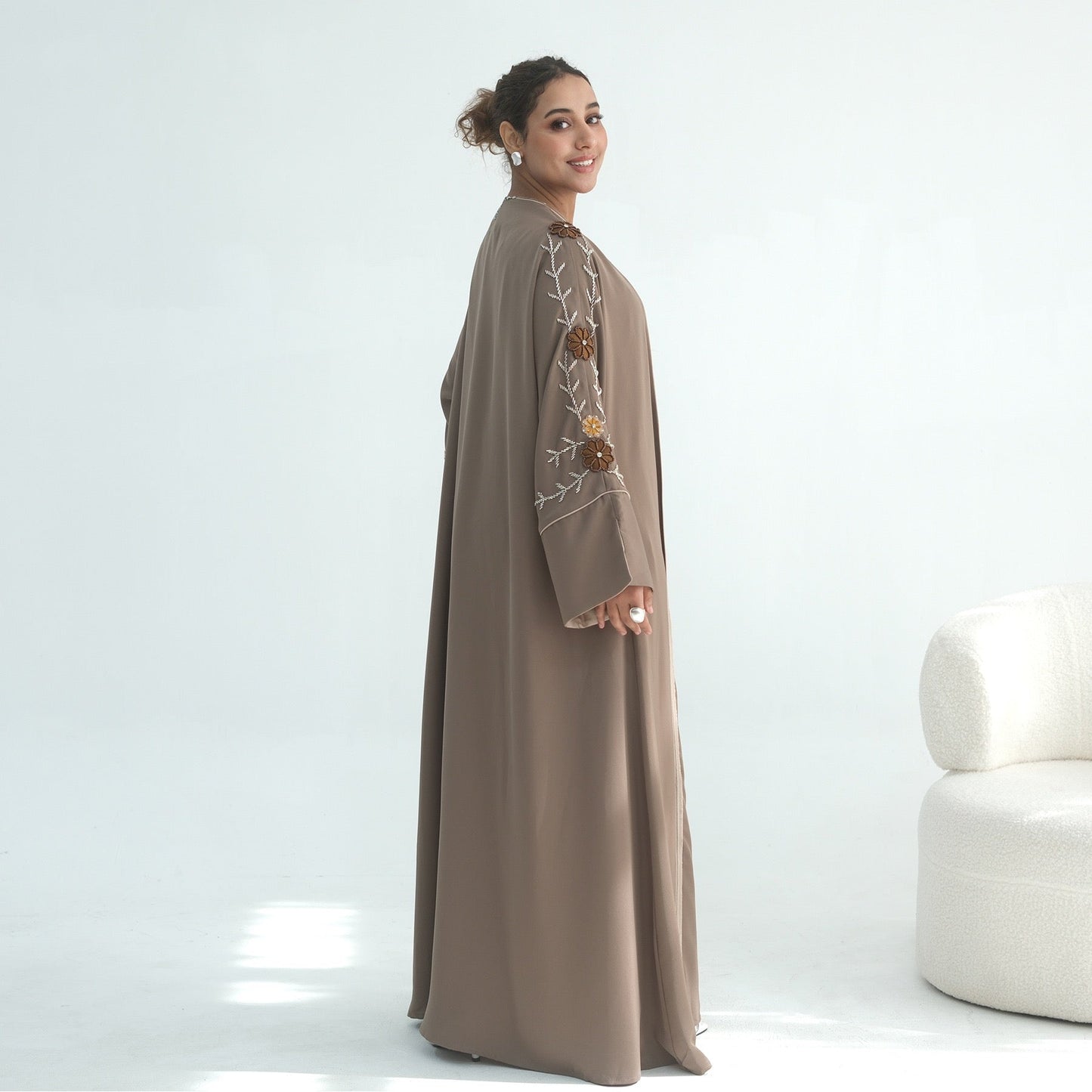 Bestickter Kimono mit Blumenmuster