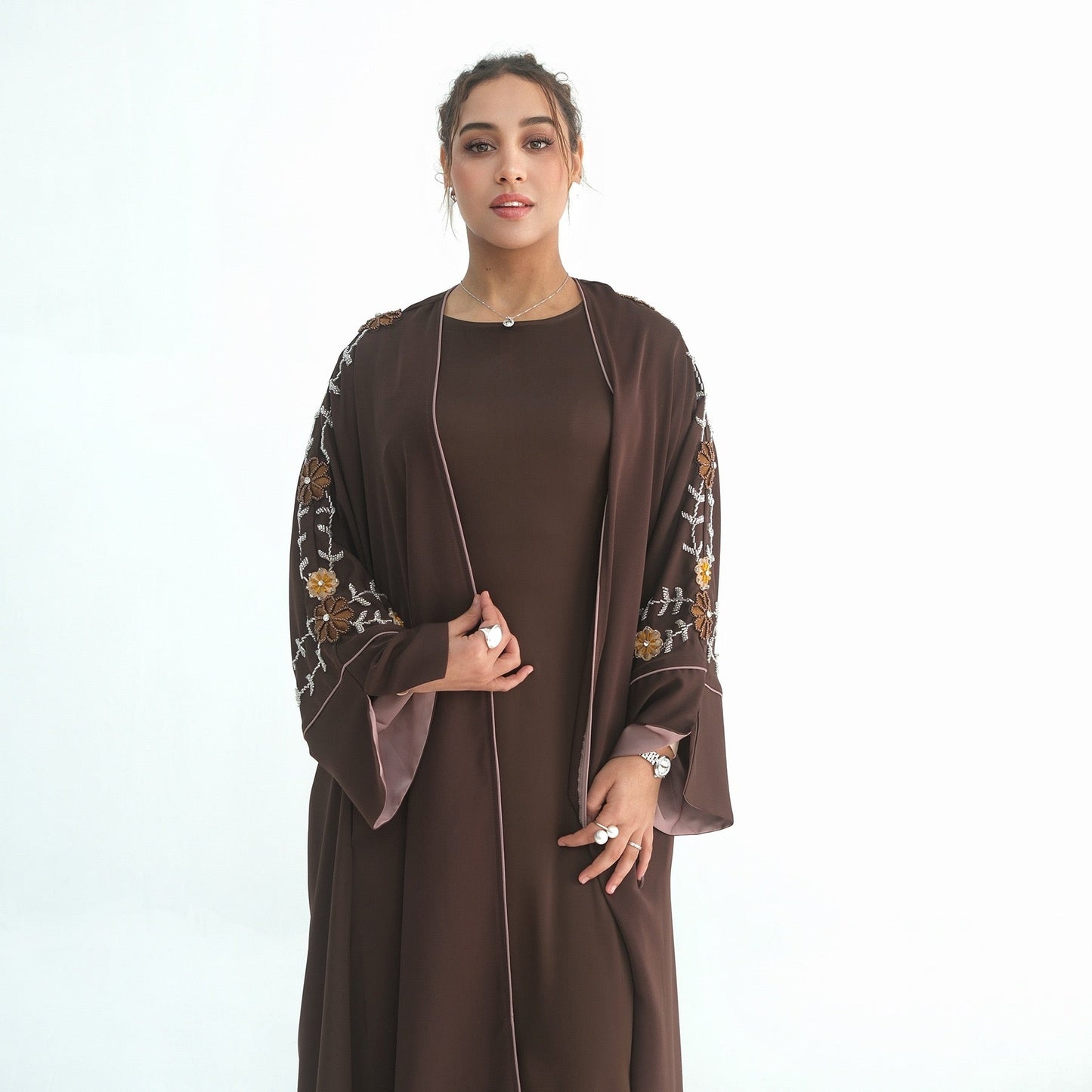 Bestickter Kimono mit Blumenmuster