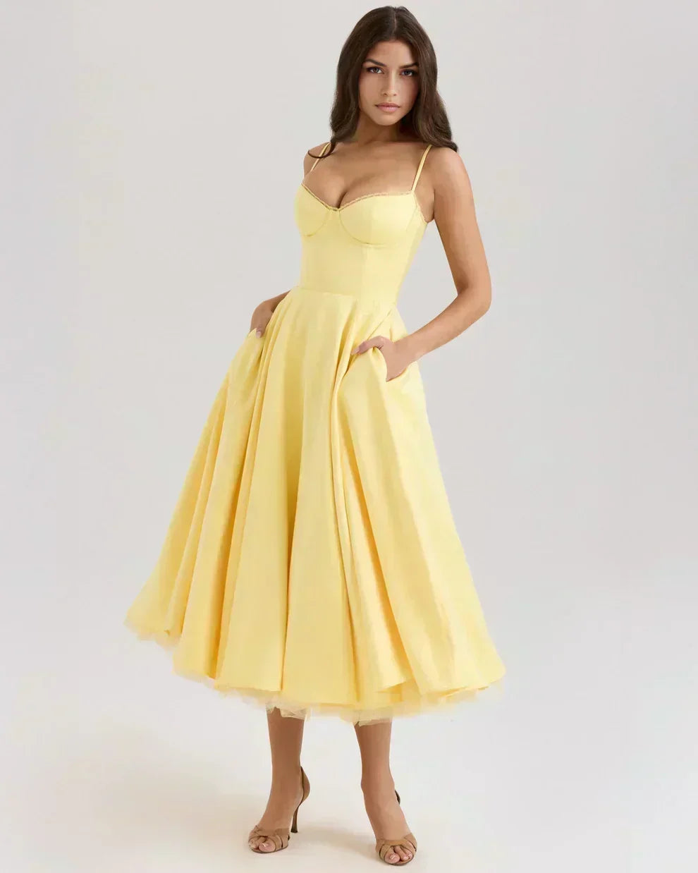 Ausgestelltes Abendkleid